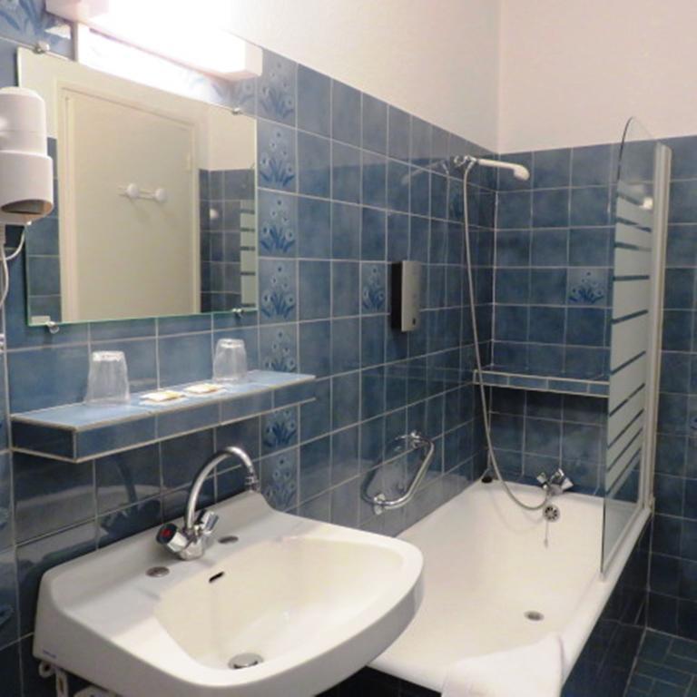 Le Relais Du Pont De Rhodes Hotel Frayssinet Habitación foto