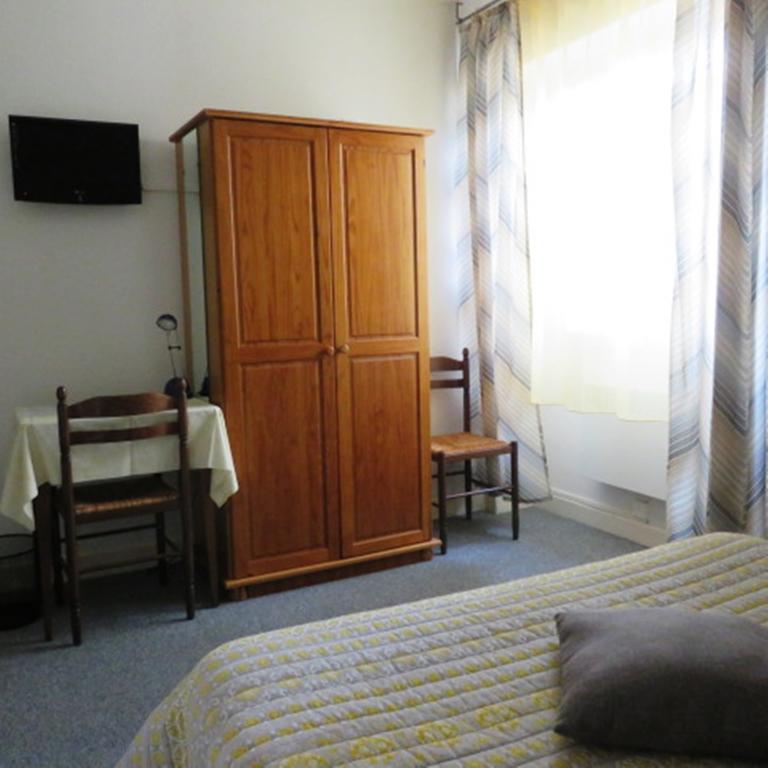 Le Relais Du Pont De Rhodes Hotel Frayssinet Habitación foto